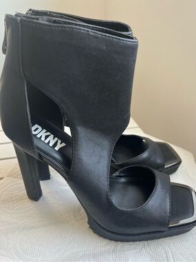 DKNY Elegant Black Heeled Shoes